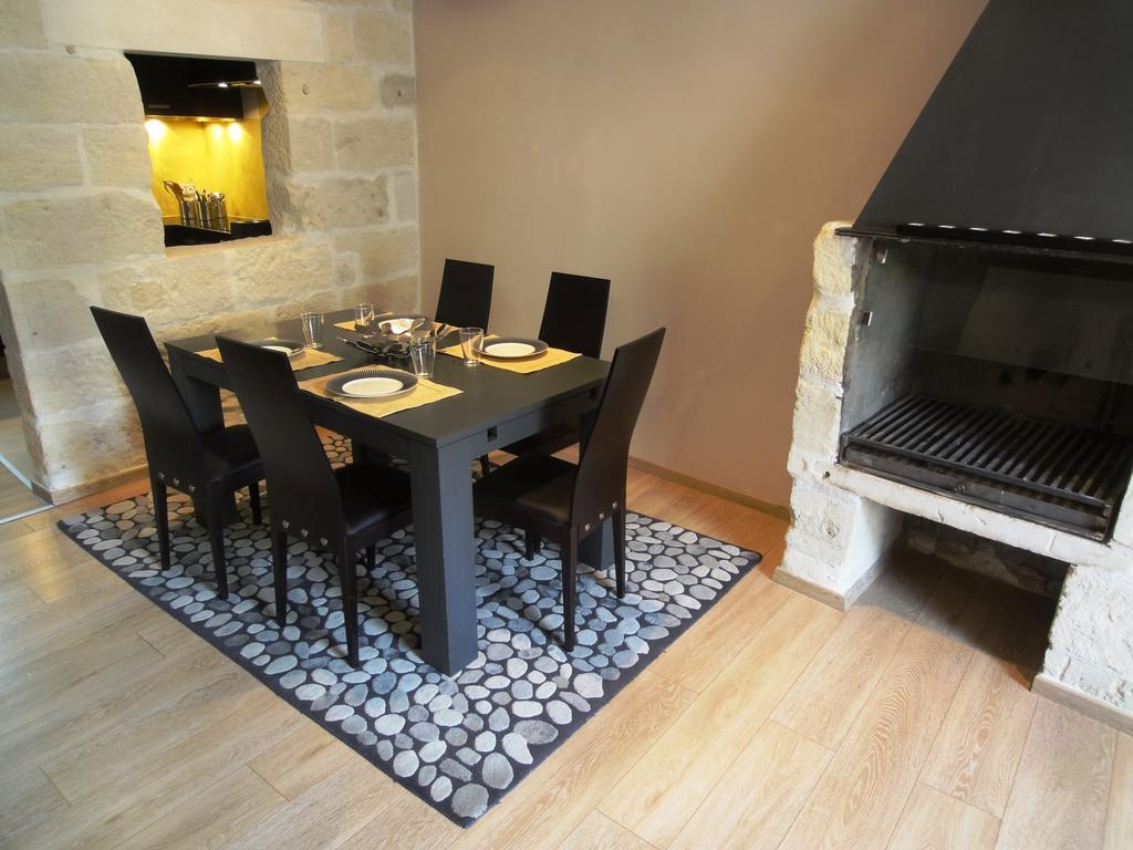 Les Toits D'Uzes Apartment Luaran gambar